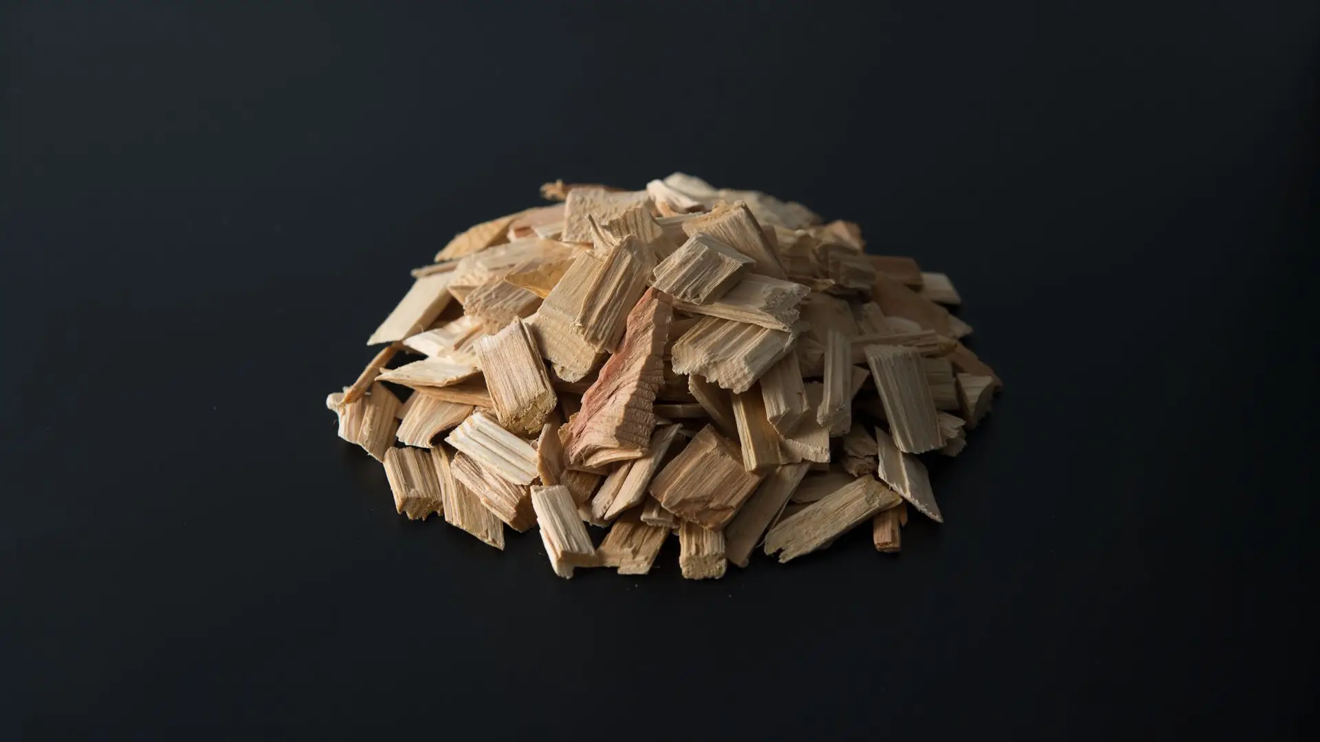 Wood chips used as raw materials (sample)